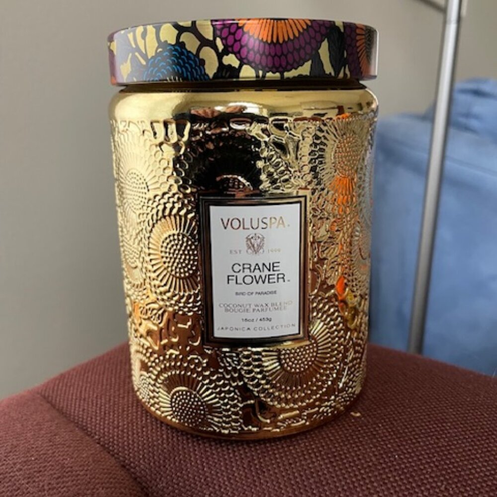 Voluspa Crane Flower 16oz candle DISCONTINUED SCENT!